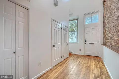 Entry Way - 144 E Clement St E #A, Baltimore, MD 21230 photo 2 of 8