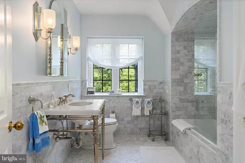 Bath - 102 Cotswold Rd, Baltimore, MD 21210 photo 2 of 2