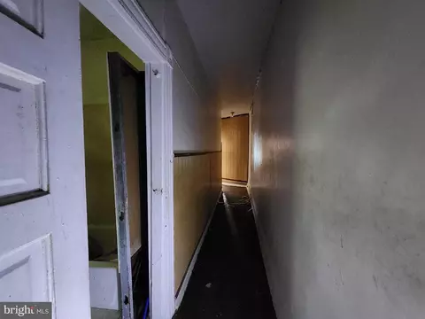Entry Way - 1717 W North Ave, Baltimore, MD 21217 photo 6 of 9