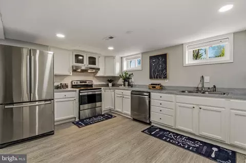 Kitchen - 2801 Joplea Ave, Baltimore, MD 21225 photo 1 of 2