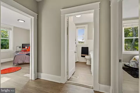 Entry Way - 2801 Joplea Ave, Baltimore, MD 21225 photo 4 of 6
