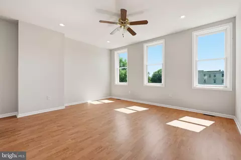 Living - 1203 Argyle Ave, Baltimore, MD 21217 photo 5 of 5