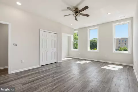Living - 1203 Argyle Ave, Baltimore, MD 21217 photo 4 of 5