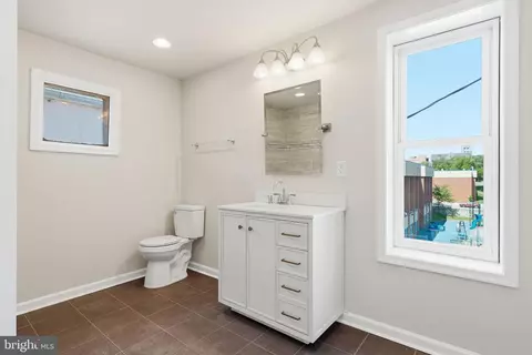 Bath - 1203 Argyle Ave, Baltimore, MD 21217 photo 2 of 2