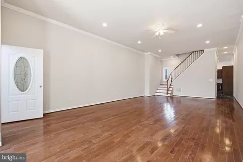 Living - 1203 Argyle Ave, Baltimore, MD 21217 photo 2 of 5