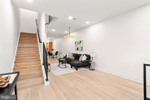 Entry Way - 711 E 20th St, Baltimore, MD 21218 photo 5 of 17