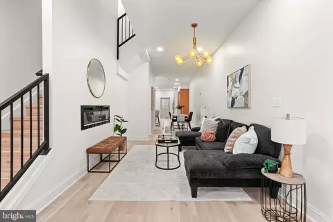 Entry Way - 711 E 20th St, Baltimore, MD 21218 photo 1 of 17