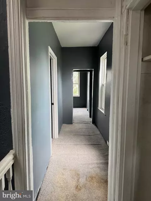 Entry Way - 2023 Walbrook Ave, Baltimore, MD 21217 photo 10 of 15