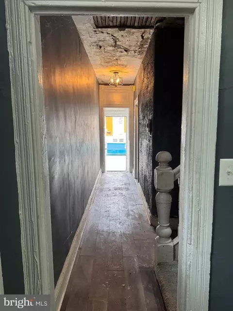 Entry Way - 2023 Walbrook Ave, Baltimore, MD 21217 photo 1 of 15