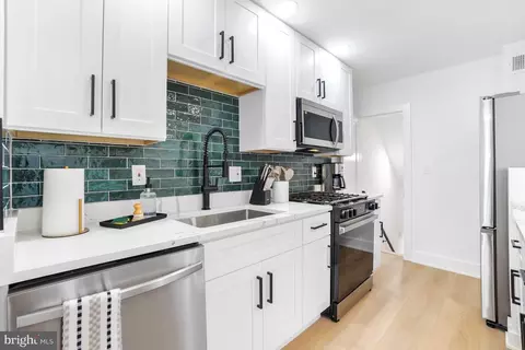 Kitchen - 1237 Hull St UNIT 101, Baltimore, MD 21230 photo 2 of 3