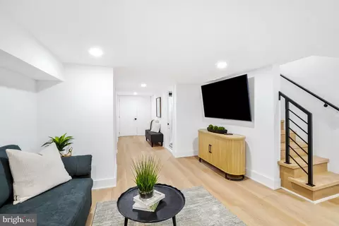 Entry Way - 1237 Hull St UNIT 101, Baltimore, MD 21230 photo 3 of 4