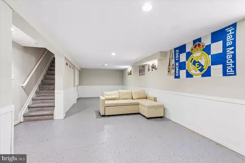 Entry Way - 6307 Eastern Pkwy, Baltimore, MD 21214 photo 4 of 6