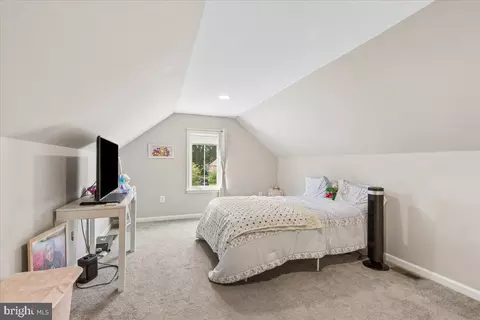 Bedroom - 6307 Eastern Pkwy, Baltimore, MD 21214 photo 6 of 8