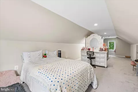 Bedroom - 6307 Eastern Pkwy, Baltimore, MD 21214 photo 8 of 8