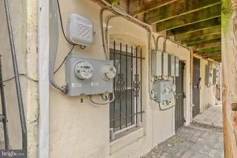 Exterior - 2018 Mcculloh St, Baltimore, MD 21217 photo 2 of 5