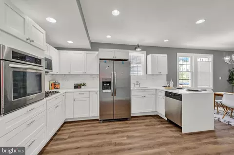 Kitchen - 5101 Ardmore Way, Baltimore, MD 21206 photo 4 of 4