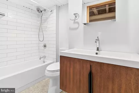 Bath - 3317 Beech Ave, Baltimore, MD 21211 photo 2 of 2