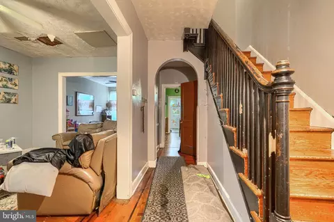 Entry Way - 3111 Brendan Ave, Baltimore, MD 21213 photo 2 of 2