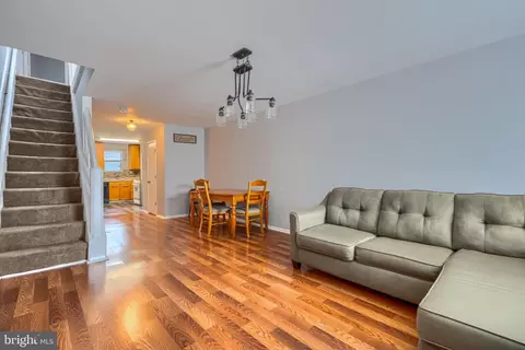 Living - 2858 Harlem Ave, Baltimore, MD 21216 photo 1 of 4