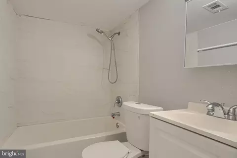 Bath - 2858 Harlem Ave, Baltimore, MD 21216 photo 1 of 1