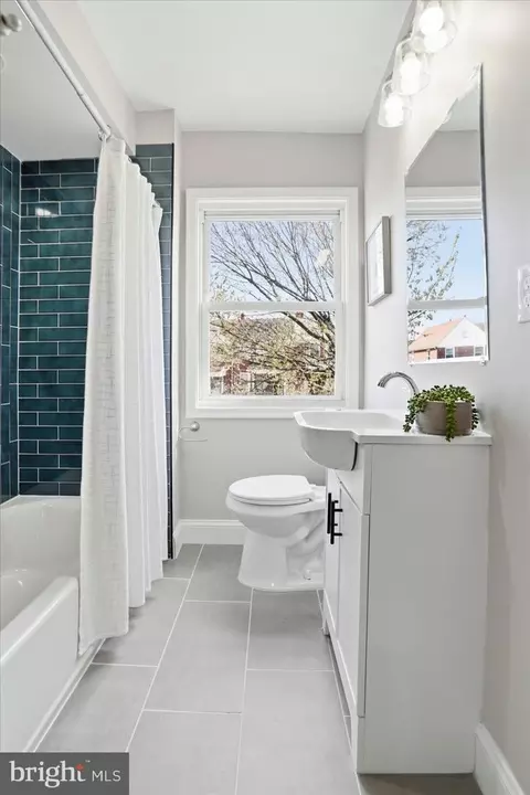 Bath - 1300 Pentridge Rd, Baltimore, MD 21239 photo 2 of 3