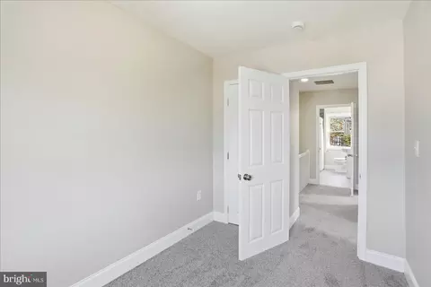 Entry Way - 1300 Pentridge Rd, Baltimore, MD 21239 photo 2 of 4
