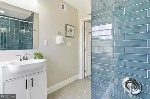 Bath - 1300 Pentridge Rd, Baltimore, MD 21239 photo 3 of 3