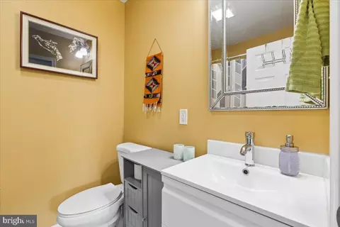 Bath - 4346 Falls Rd, Baltimore, MD 21211 photo 2 of 4