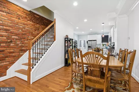 Entry Way - 4346 Falls Rd, Baltimore, MD 21211 photo 2 of 6