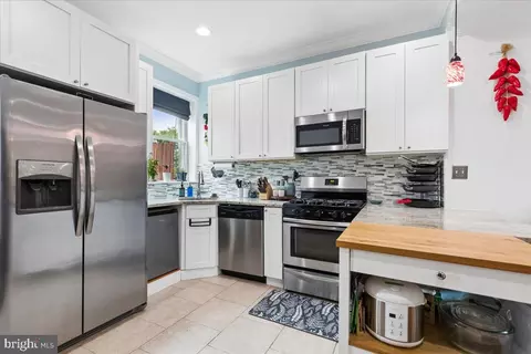 Kitchen - 4346 Falls Rd, Baltimore, MD 21211 photo 2 of 3