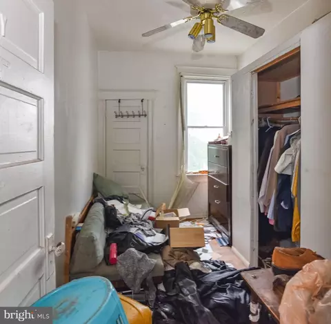 Entry Way - 717 Linnard St, Baltimore, MD 21229 photo 6 of 8