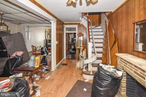 Entry Way - 717 Linnard St, Baltimore, MD 21229 photo 1 of 8