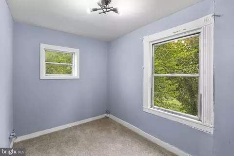 Bedroom - 109 S Augusta Ave, Baltimore, MD 21229 photo 4 of 10