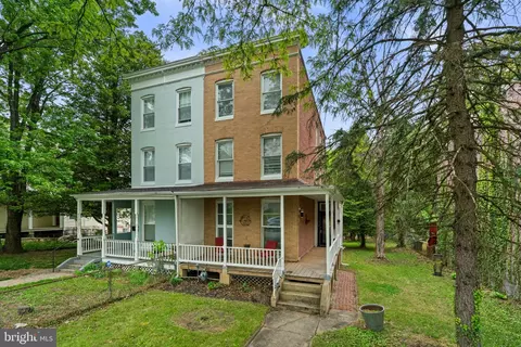 Exterior - 109 S Augusta Ave, Baltimore, MD 21229 photo 5 of 5