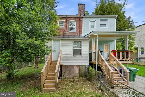 Exterior - 109 S Augusta Ave, Baltimore, MD 21229 photo 3 of 5