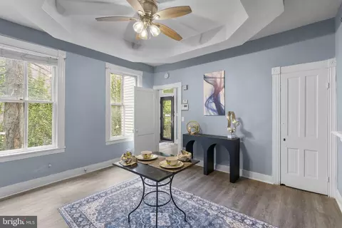 Entry Way - 109 S Augusta Ave, Baltimore, MD 21229 photo 1 of 8