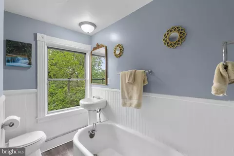 Bath - 109 S Augusta Ave, Baltimore, MD 21229 photo 2 of 2