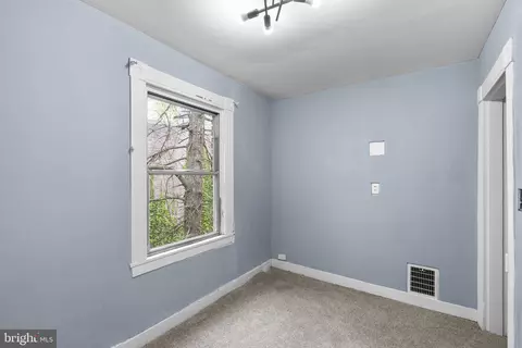 Bedroom - 109 S Augusta Ave, Baltimore, MD 21229 photo 5 of 10