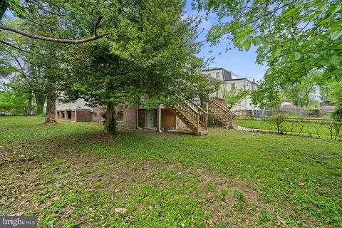 Exterior - 109 S Augusta Ave, Baltimore, MD 21229 photo 2 of 5
