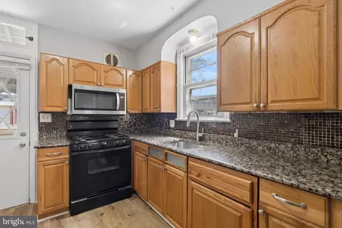 Kitchen - 905 N Warwick Ave, Baltimore, MD 21216 photo 2 of 3