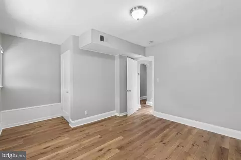 Entry Way - 905 N Warwick Ave, Baltimore, MD 21216 photo 7 of 8