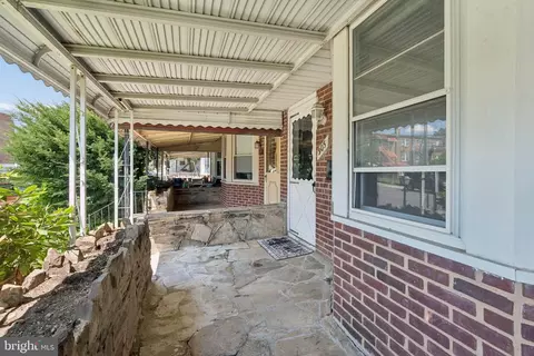 Exterior - 905 N Warwick Ave, Baltimore, MD 21216 photo 3 of 12