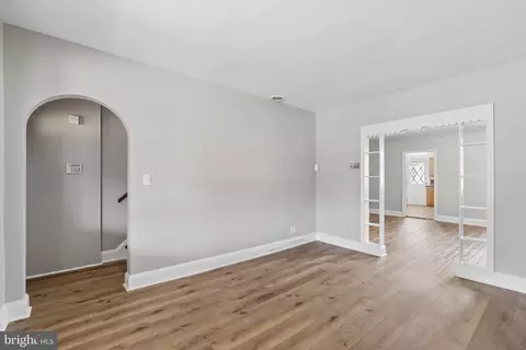 Entry Way - 905 N Warwick Ave, Baltimore, MD 21216 photo 1 of 8