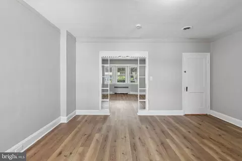 Living - 905 N Warwick Ave, Baltimore, MD 21216 photo 2 of 7