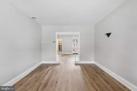 Living - 905 N Warwick Ave, Baltimore, MD 21216 photo 3 of 7