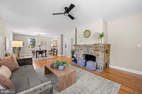 Living - 315 E Cold Spring Ln, Baltimore, MD 21212 photo 2 of 2