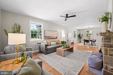 Living - 315 E Cold Spring Ln, Baltimore, MD 21212 photo 1 of 2