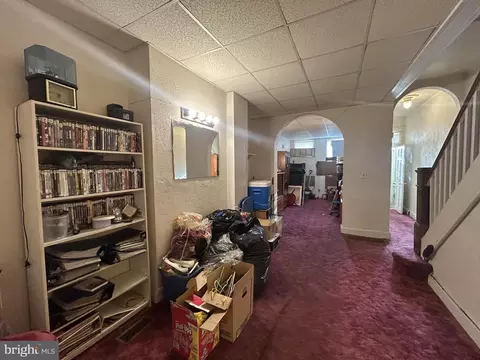 Entry Way - 307 S Mount St, Baltimore, MD 21223 photo 3 of 6