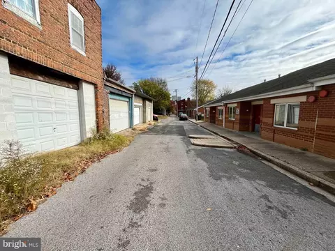 856 Lemmon St, Baltimore, MD 21201 photo 5