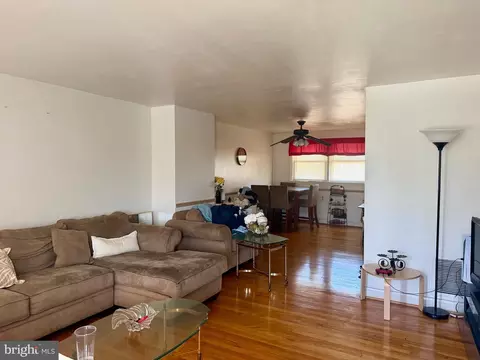 4506 Parkside Dr, Baltimore, MD 21206 photo 3